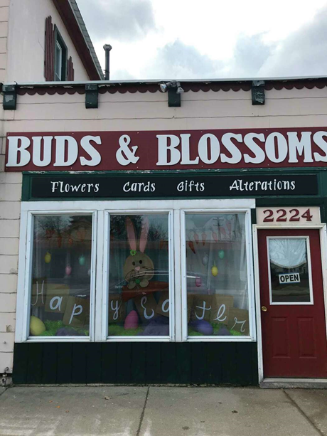 Buds & Blossoms logo